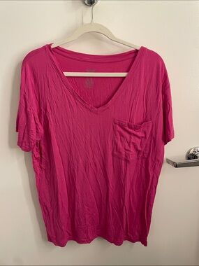 Kyte BABY Women's Hot Pink V-Neck Pocket Tee